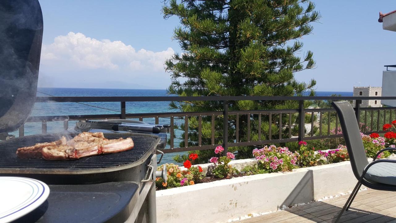 Вилла 5 Meters From The Beach Храни Экстерьер фото