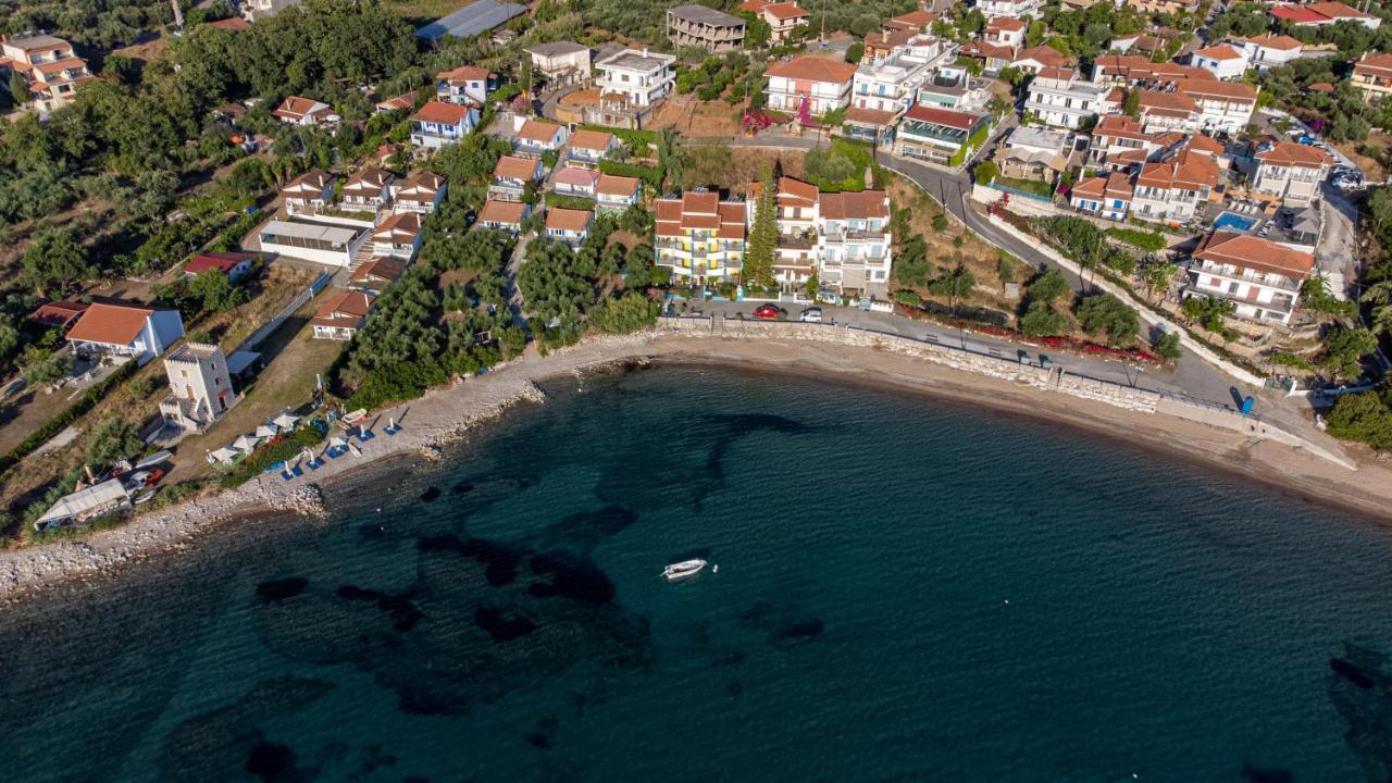 Вилла 5 Meters From The Beach Храни Экстерьер фото