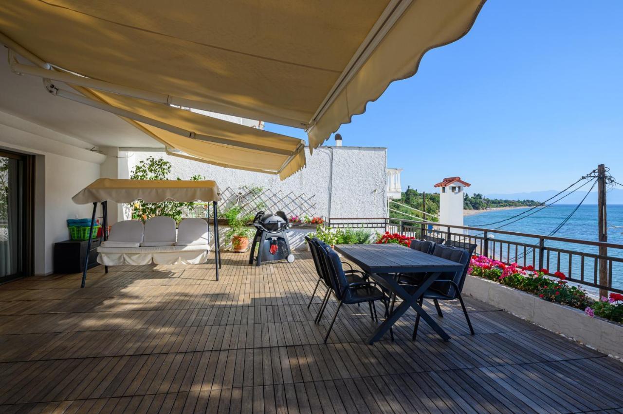 Вилла 5 Meters From The Beach Храни Экстерьер фото