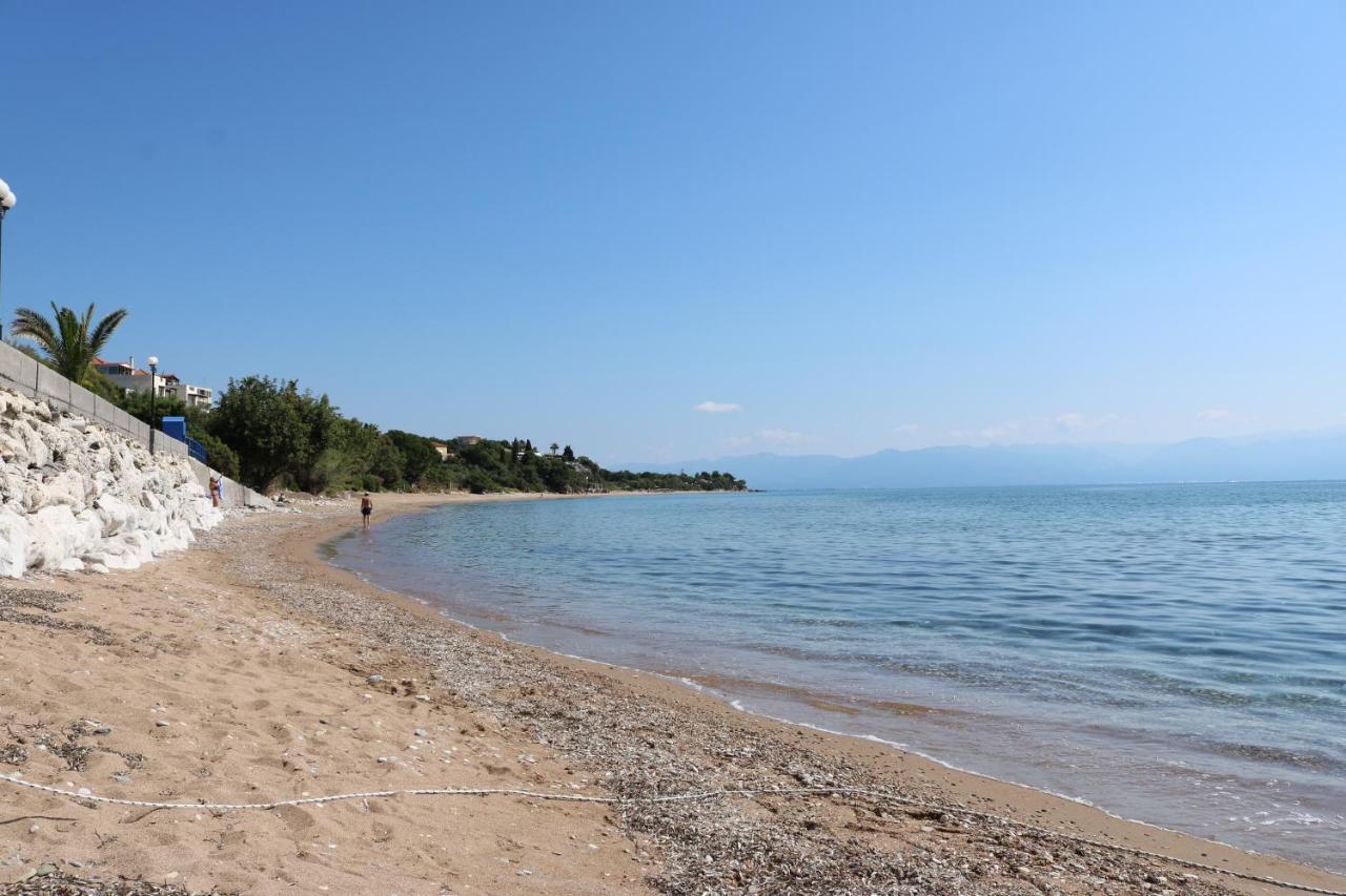 Вилла 5 Meters From The Beach Храни Экстерьер фото